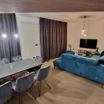 Geminos Ii Villa *