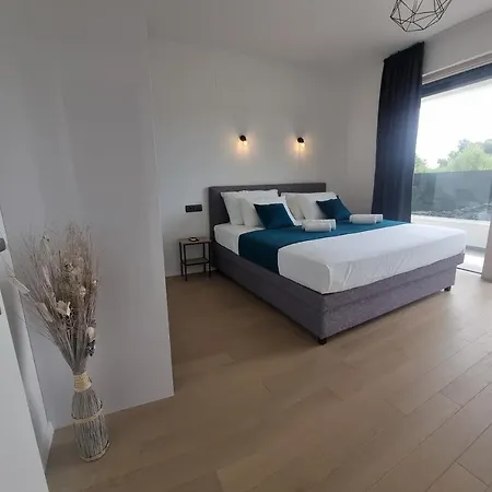 Villa Geminos Ii