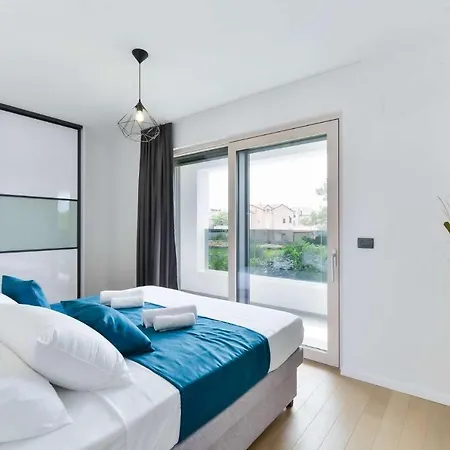 Villa Geminos Ii Srima