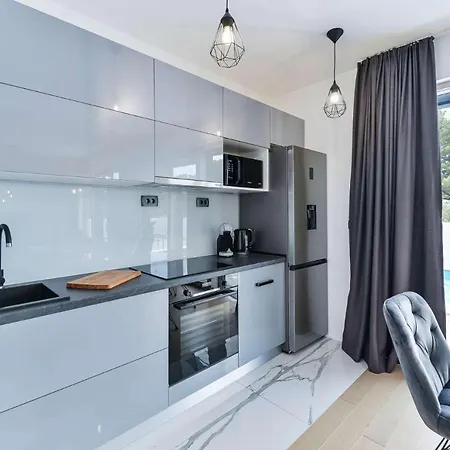 Villa Geminos Ii Srima