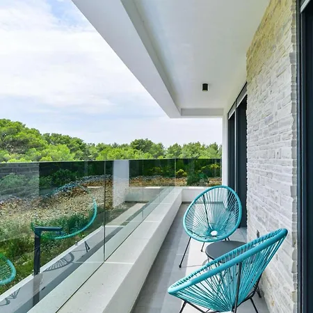 Geminos Ii Villa