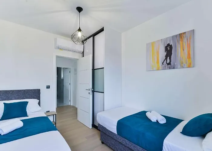 Geminos Ii Villa Srima