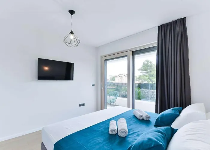 Geminos Ii Villa Srima